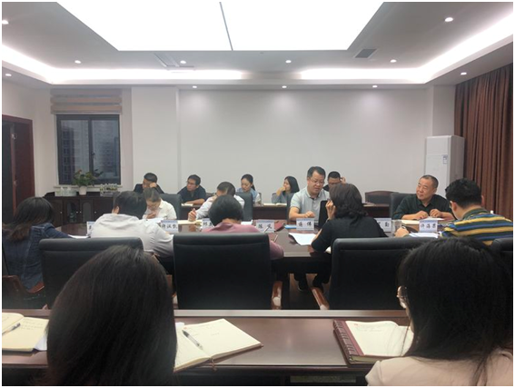 加強(qiáng)學(xué)習(xí)，深入開展調(diào)查研究，全面增強(qiáng)擔(dān)保本領(lǐng)——市擔(dān)保公司黨支部書記上黨課